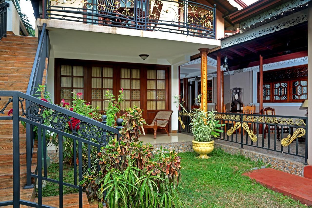 The Castle Katunayaka Exterior foto