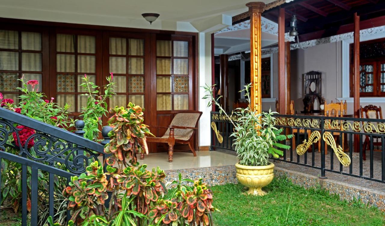 The Castle Katunayaka Exterior foto